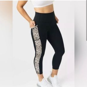 Zyia Brilliance cropped Pants. Size 8.